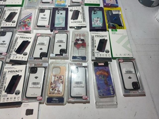Partij telefoonhoesjes, diverse merken en types 32 stuks - afbeelding 4 van  6