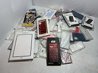 Partij telefoonhoesjes, diverse merken en types 70 stuks - afbeelding 2 van  6