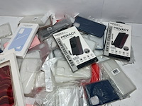 Partij telefoonhoesjes, diverse merken en types 70 stuks - afbeelding 4 van  6