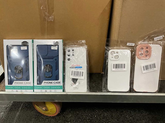Partij telefoonhoesjes - afbeelding 1 van  6