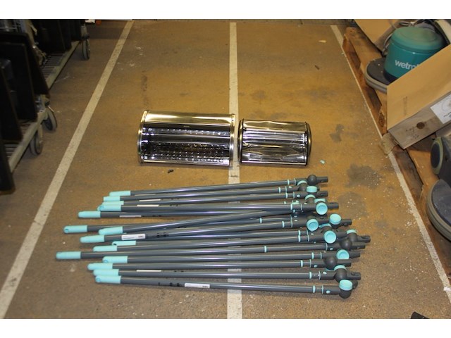 Partij telescoop stelen c.a. 18 stuks + broodbak 2 stuks - afbeelding 5 van  11