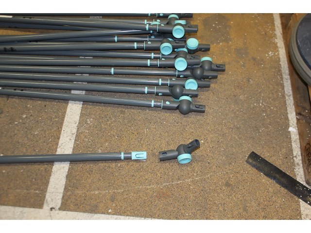 Partij telescoop stelen c.a. 18 stuks + broodbak 2 stuks - afbeelding 6 van  11