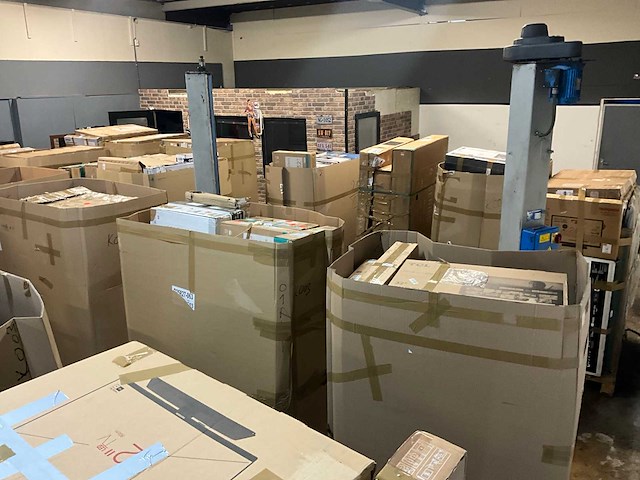 Partij televisies (ca. 360x) - afbeelding 27 van  28