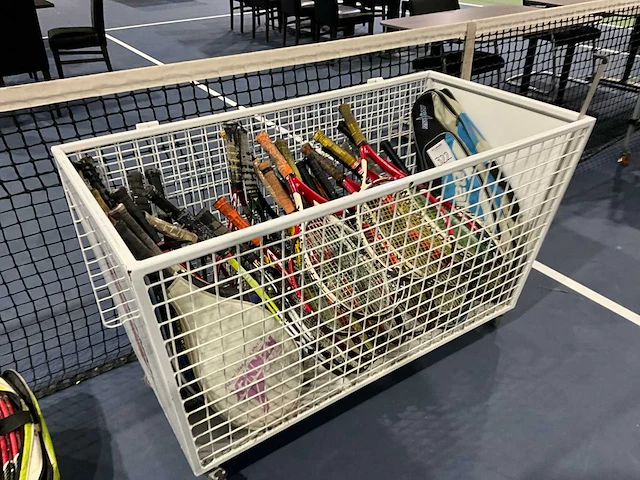 Partij tennisrackets + opslagkist - afbeelding 4 van  5