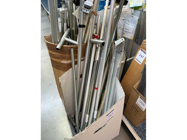 Partij tent- tarp en luifelstokken - afbeelding 8 van  16