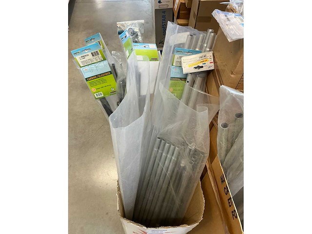 Partij tent- tarp en luifelstokken - afbeelding 9 van  16