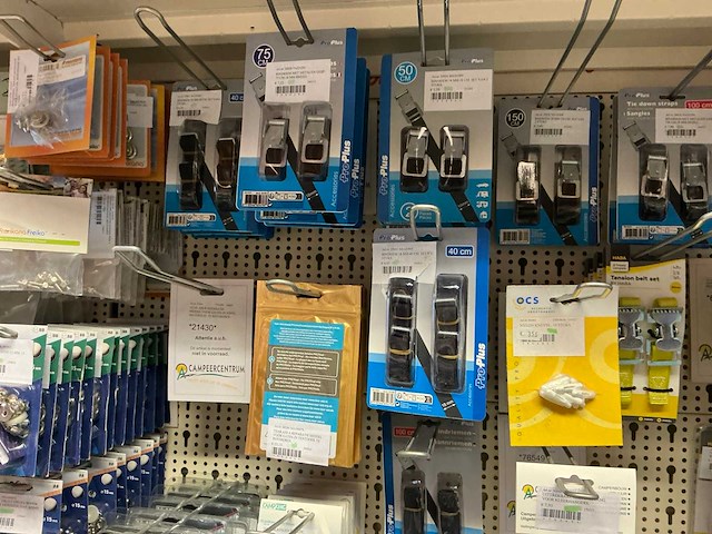 Partij tent-en camperbenodigdheden - afbeelding 6 van  64