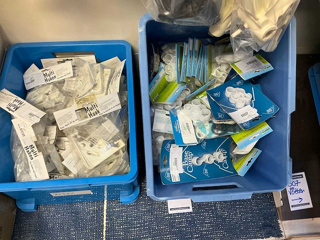 Partij tent-en camperbenodigdheden - afbeelding 18 van  64