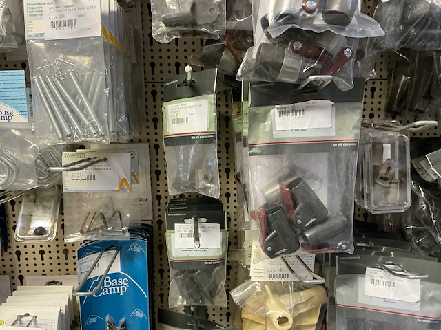 Partij tent-en camperbenodigdheden - afbeelding 21 van  64