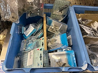 Partij tent-en camperbenodigdheden - afbeelding 37 van  64