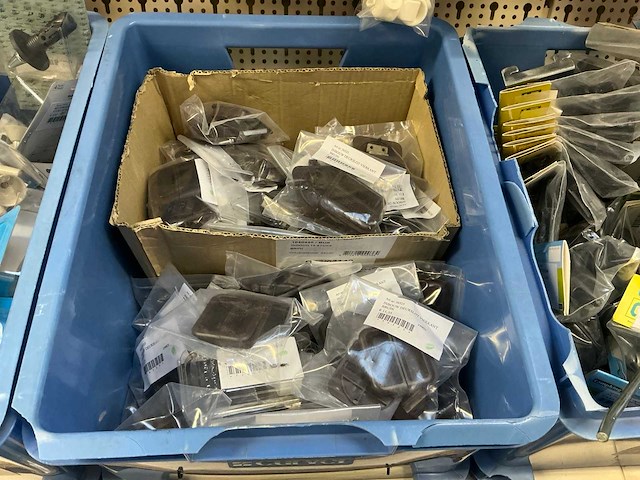 Partij tent-en camperbenodigdheden - afbeelding 38 van  64