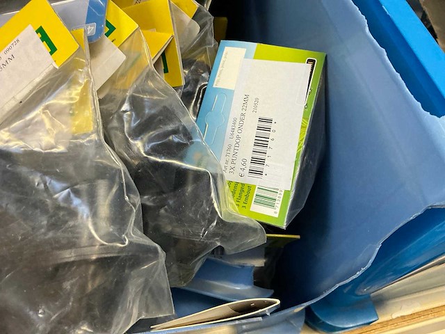 Partij tent-en camperbenodigdheden - afbeelding 41 van  64