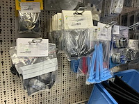 Partij tent-en camperbenodigdheden - afbeelding 49 van  64