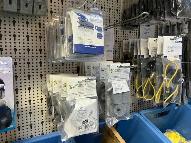 Partij tent-en camperbenodigdheden - afbeelding 54 van  64