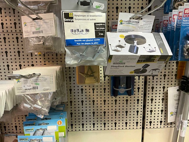 Partij tent-en camperbenodigdheden - afbeelding 56 van  64