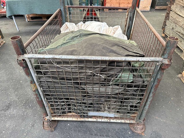 Partij tentdoek en grondzeil - afbeelding 2 van  4