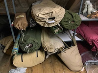 Partij tenten en stokken - afbeelding 1 van  9