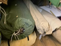 Partij tenten en stokken - afbeelding 8 van  9