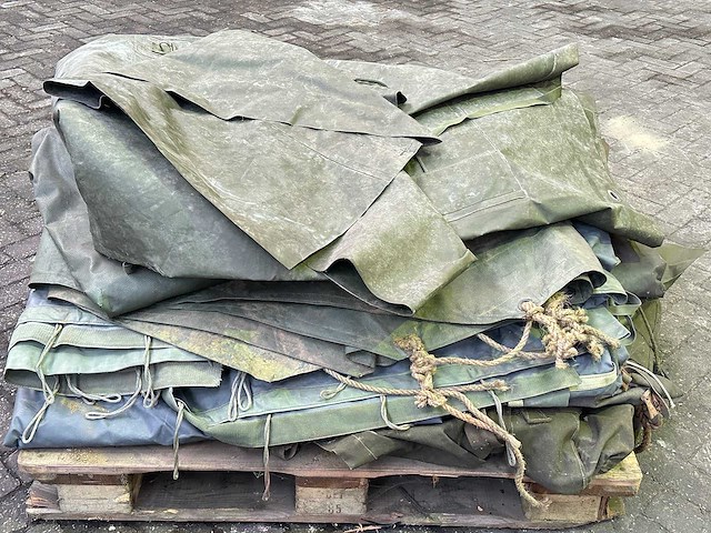 Partij tentzeil - afbeelding 1 van  2