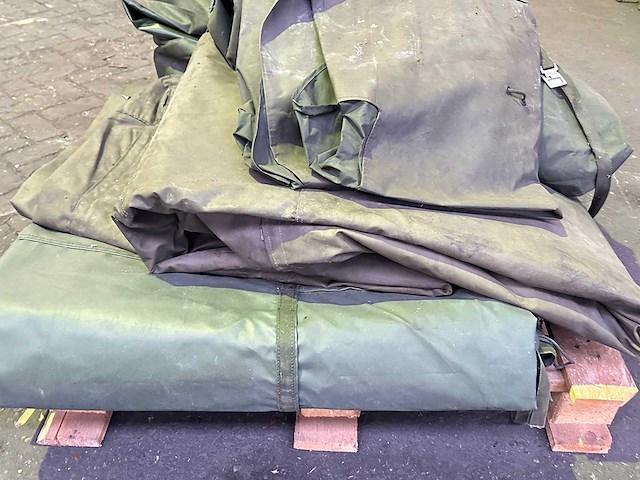 Partij tentzeilen - afbeelding 3 van  3