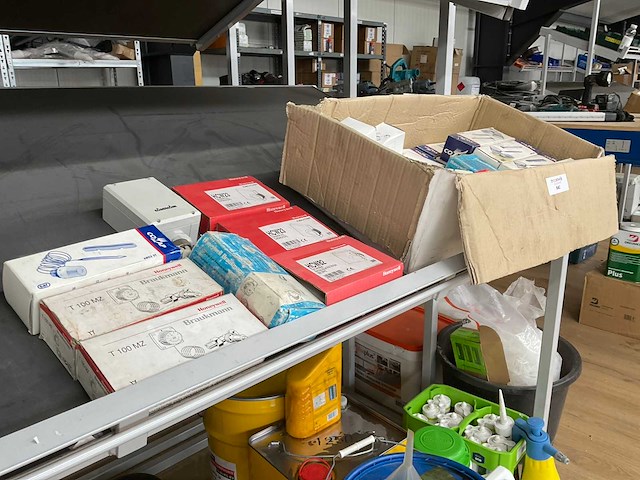 Partij thermostaten en regelcomponenten - afbeelding 1 van  3