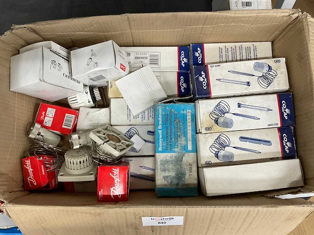 Partij thermostaten en regelcomponenten - afbeelding 3 van  3