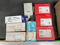 Partij thermostaten en regelcomponenten - afbeelding 2 van  3