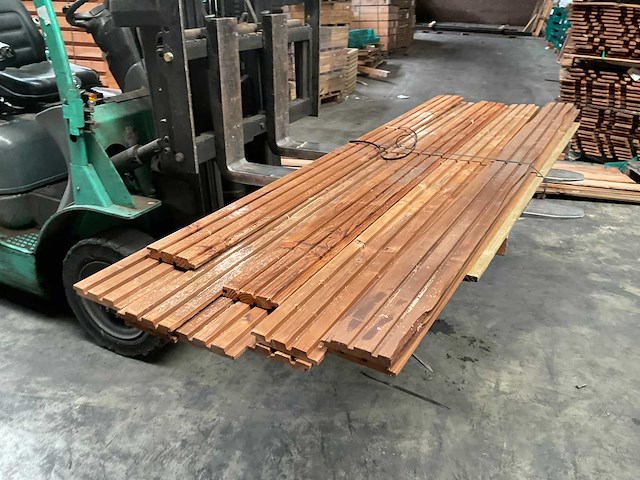 Partij thermowood triple rhombusprofiel - diverse afmetingen - afbeelding 1 van  3