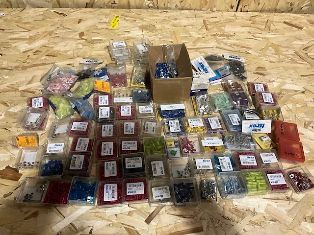 Partij tirex accupoolklem, zekering, kabelschoenen en toebehoren - afbeelding 1 van  10