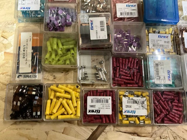 Partij tirex zekering, kabelschoenen en toebehoren - afbeelding 2 van  9