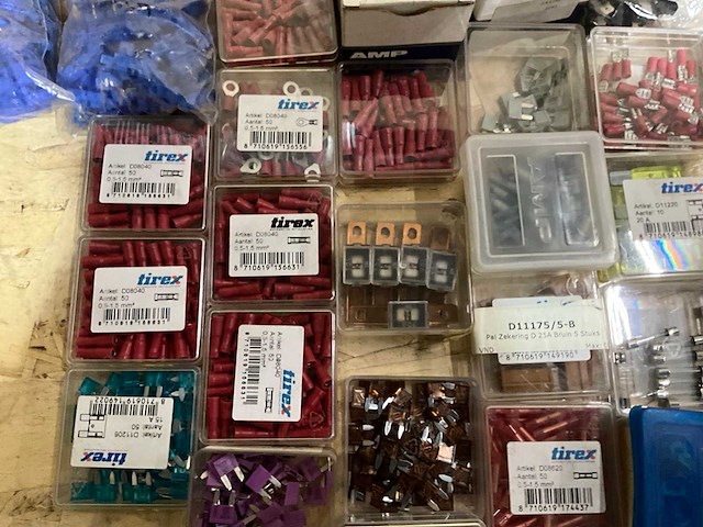 Partij tirex zekering, kabelschoenen en toebehoren - afbeelding 3 van  9