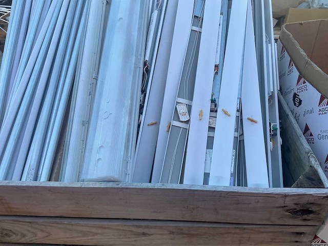 Partij tl armaturen en led buislampen - afbeelding 3 van  6