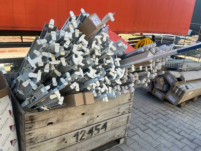 Partij tl armaturen en led buislampen - afbeelding 6 van  6