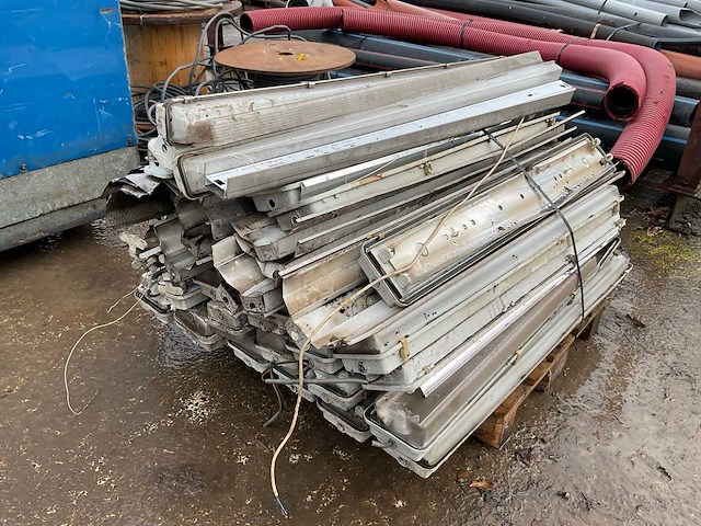 Partij tl-armaturen - afbeelding 1 van  2