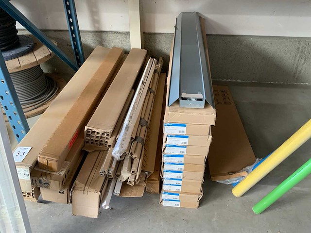 Partij tl-buizen en norton armaturen - afbeelding 1 van  4