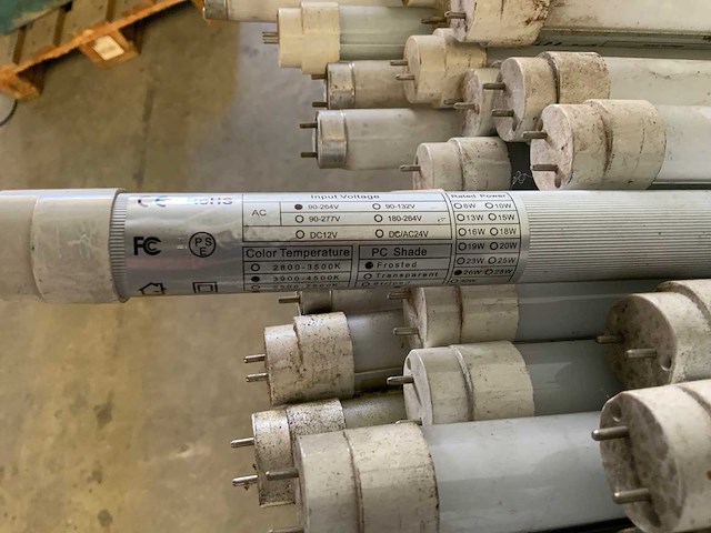 Partij tl-buizen - afbeelding 1 van  1