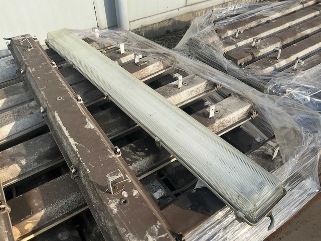 Partij tl verlichting - afbeelding 2 van  2