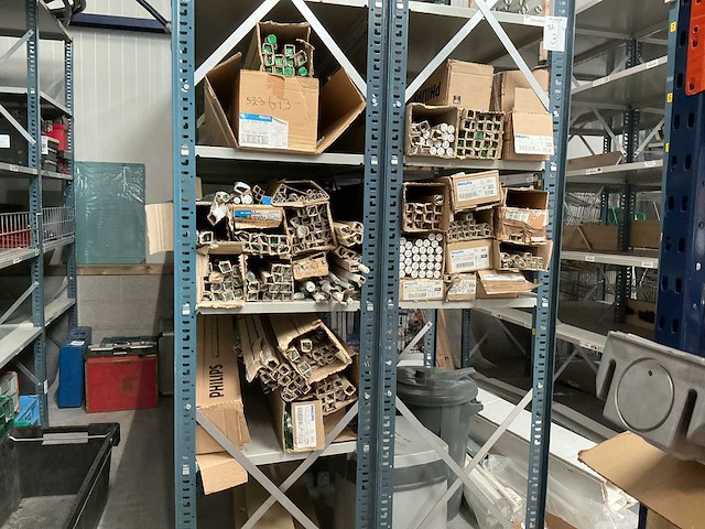 Partij tl verlichting - afbeelding 1 van  20