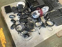 Partij toetsenborden en divers - afbeelding 2 van  7