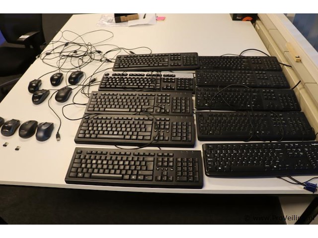 Partij toetsenborden en muizen, divere merken o.a. logi toetsenbord k120 & hp - afbeelding 1 van  5