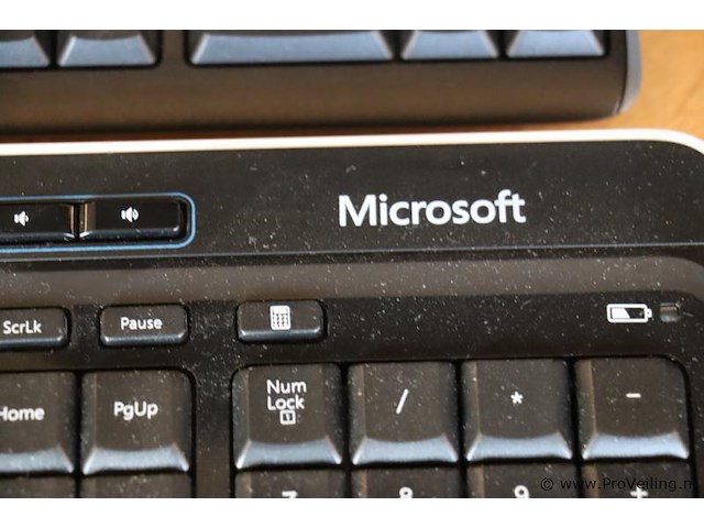 Partij toetsenborden, muis & muismatten - afbeelding 6 van  9