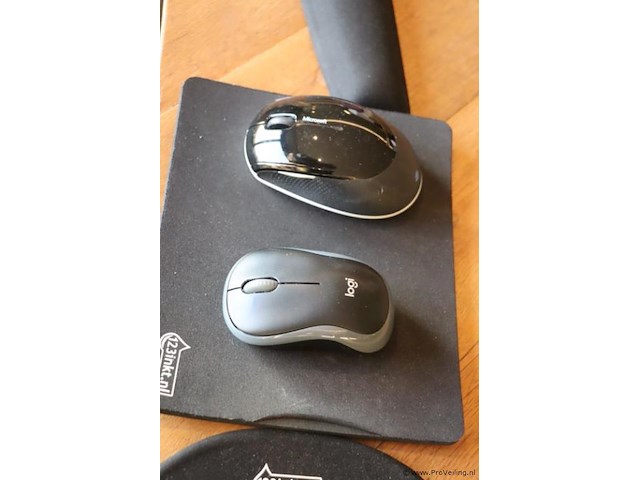 Partij toetsenborden, muis & muismatten - afbeelding 9 van  9