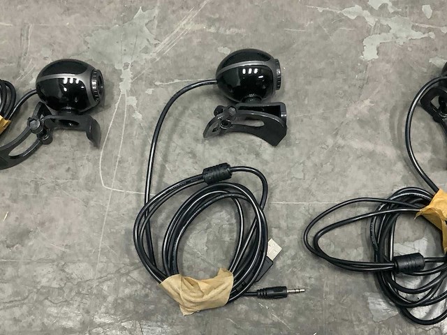 Partij toetsenborden, muizen, webcams, audio. - afbeelding 19 van  21