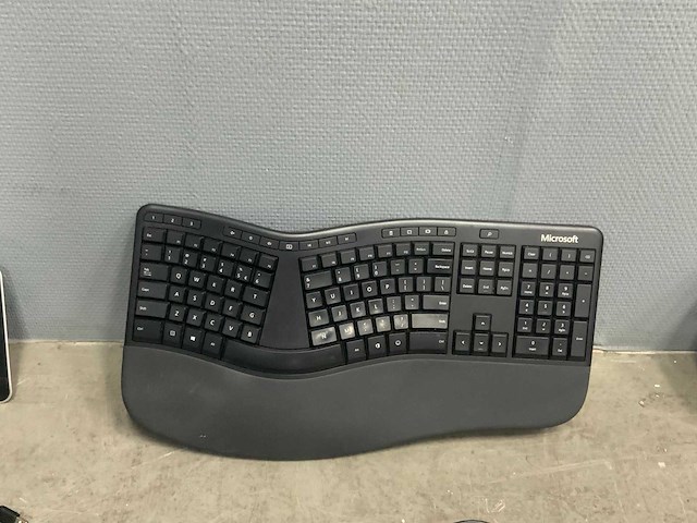 Partij toetsenborden, muizen, webcams, audio. - afbeelding 5 van  21