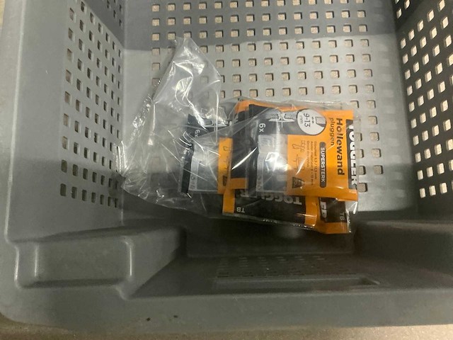 Partij toggler pluggen en deurkrukken - afbeelding 2 van  14