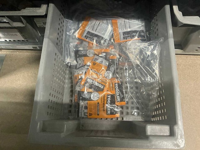 Partij toggler pluggen en deurkrukken - afbeelding 3 van  14