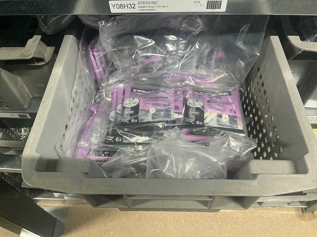 Partij toggler pluggen en deurkrukken - afbeelding 12 van  14