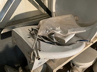 Partij toilet en wasbakken - afbeelding 5 van  6