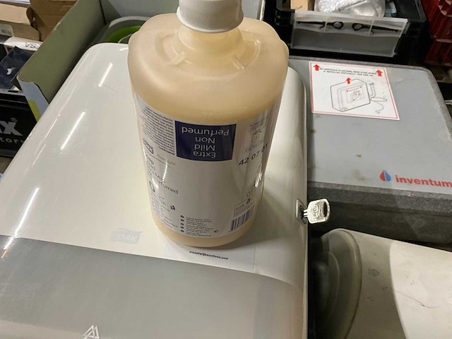 Partij toiletaccessoires - afbeelding 2 van  2