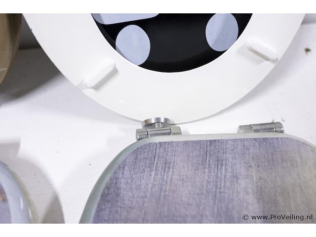 Partij toiletbrillen excl. bevestigingsmateriaal - 30 stuks - afbeelding 8 van  8